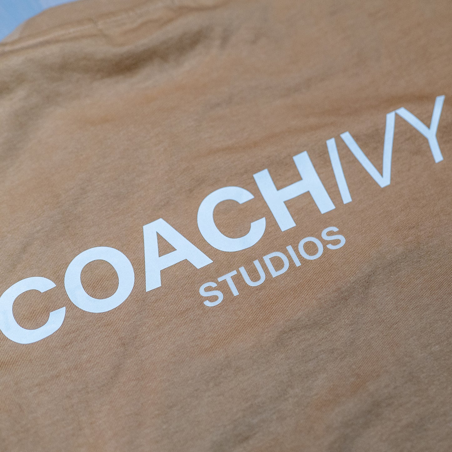 Coach Ivy Studios - T-shirt (SAMPLE)